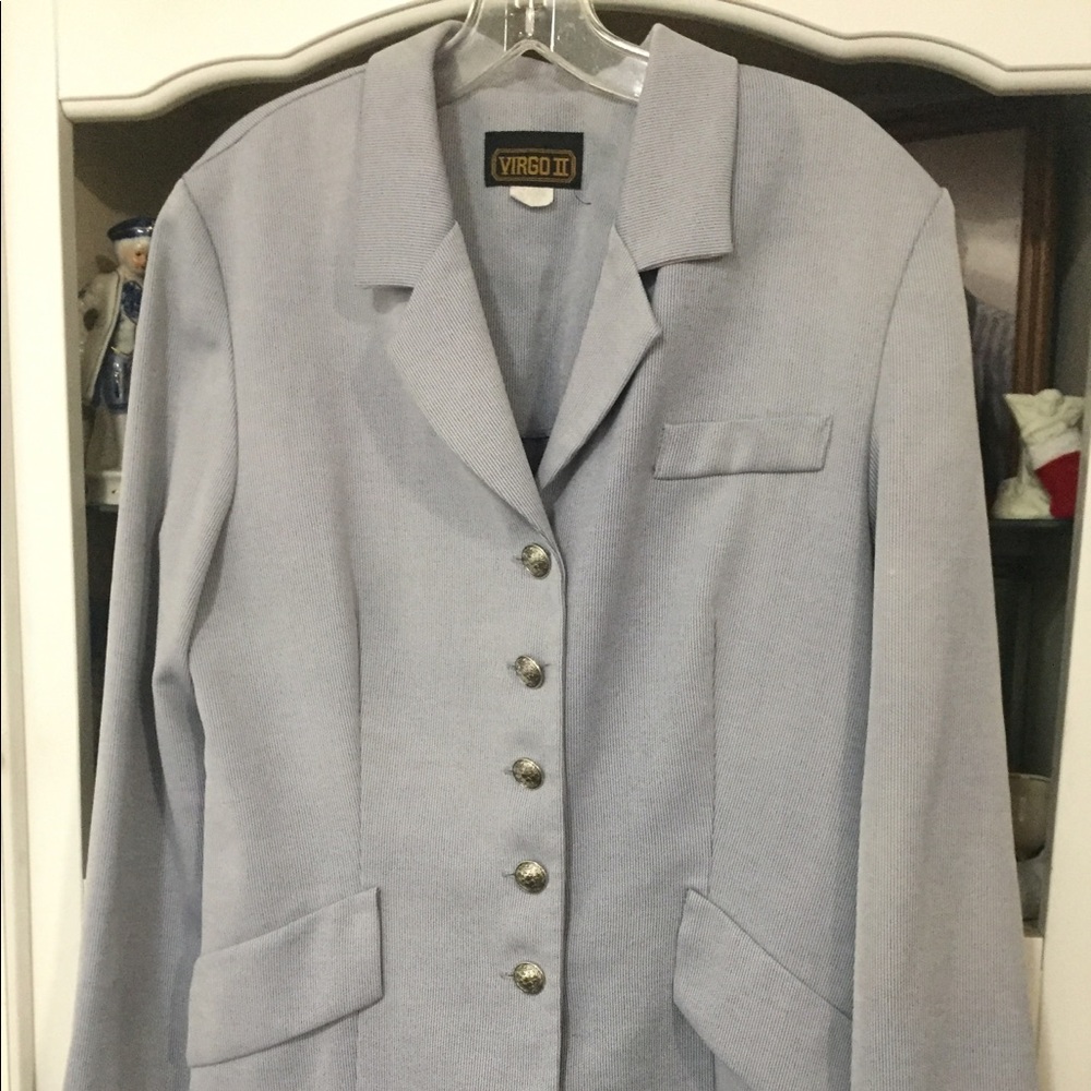 💥3/$-13.00💥VTG:White and light Blue Stripe Blazer